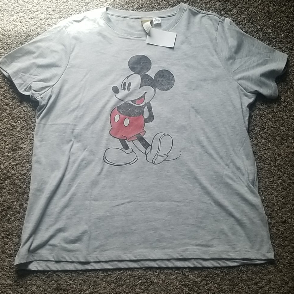 Womens Mickey Mouse tee size XL